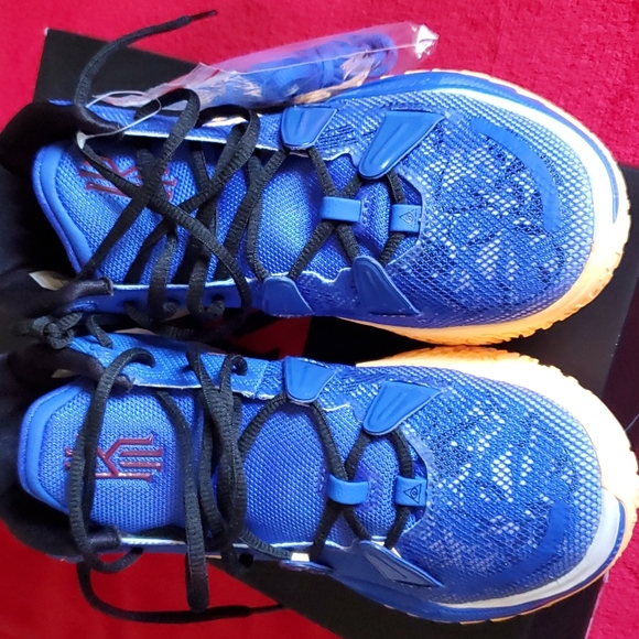 Kryrie 7 - Picture 5 of 12